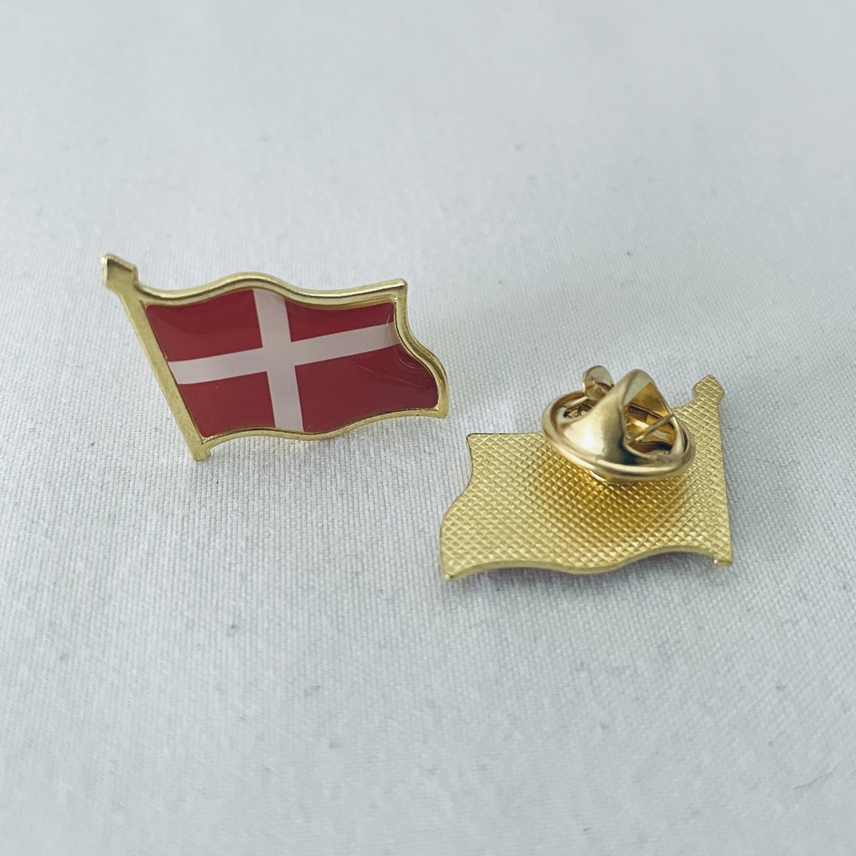 Dansk flag PIN - Accessories - CheerMeUp