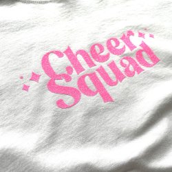 Hvid t-shirt "Cheer Squad"