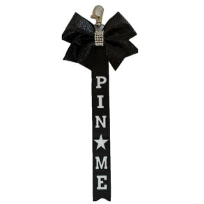 Pin Me m/ Bow - Sort